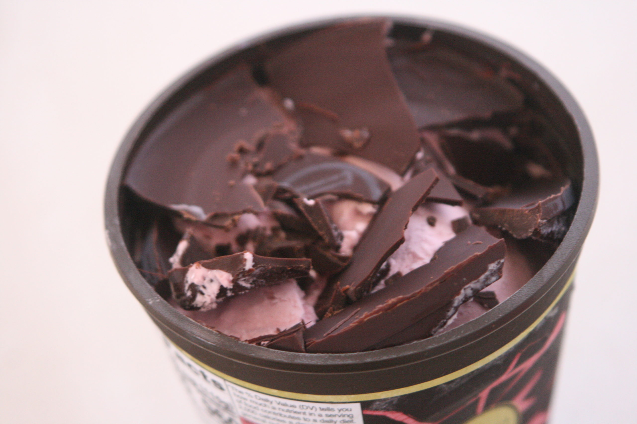 アメリカのおすすめチョコアイス 　Magnum Pint 図鑑ダークチョコレートラズベリー