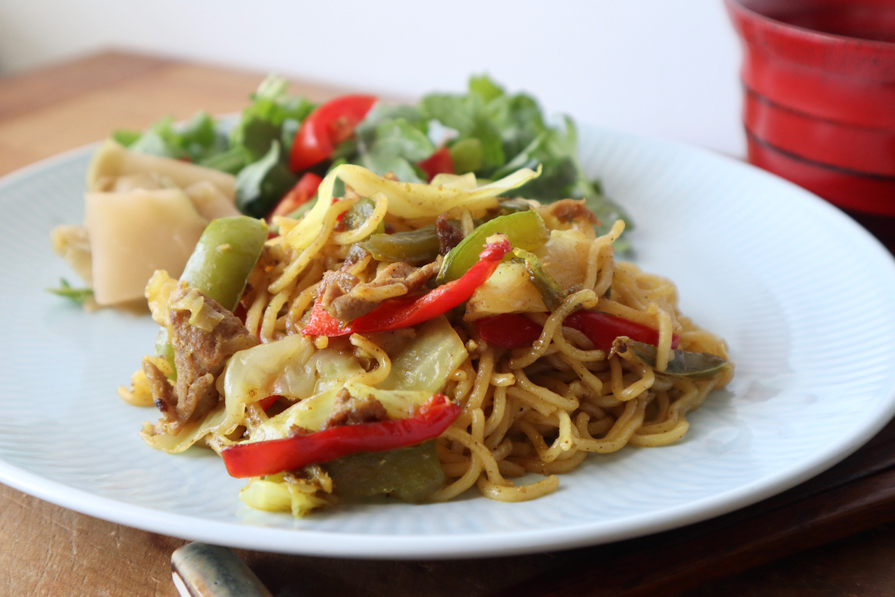 食で世界旅行 シンガポールヌードル風焼きそばと焼きそばを美味しくする秘訣 しろくろめがね