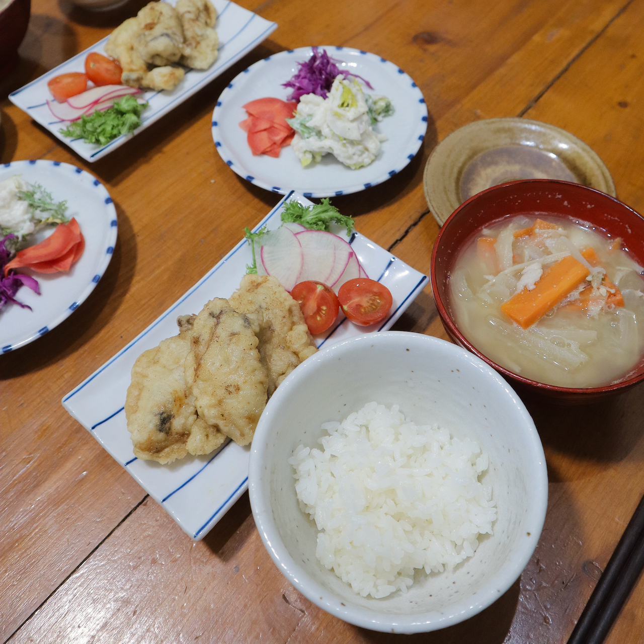 カキフライもいいけれど、牡蠣の天ぷらも美味しいよ！ 本日の献立です。
