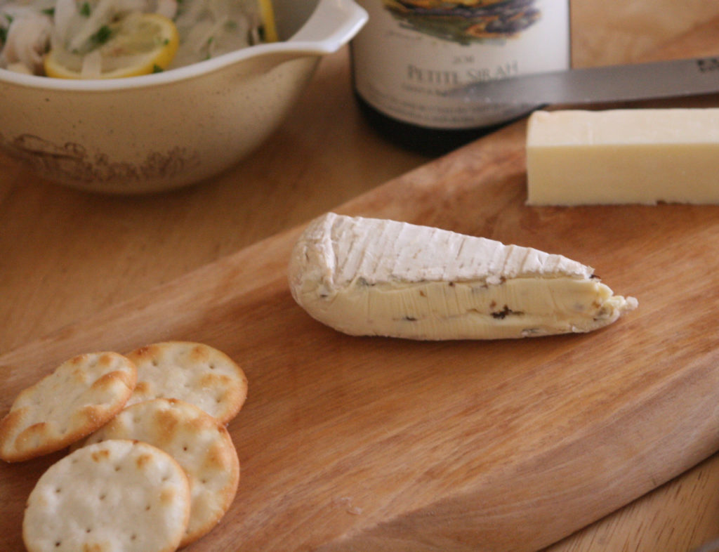 Trader Joe'sのおすすめチーズ きのこ入りブリーチーズ しろくろめがね