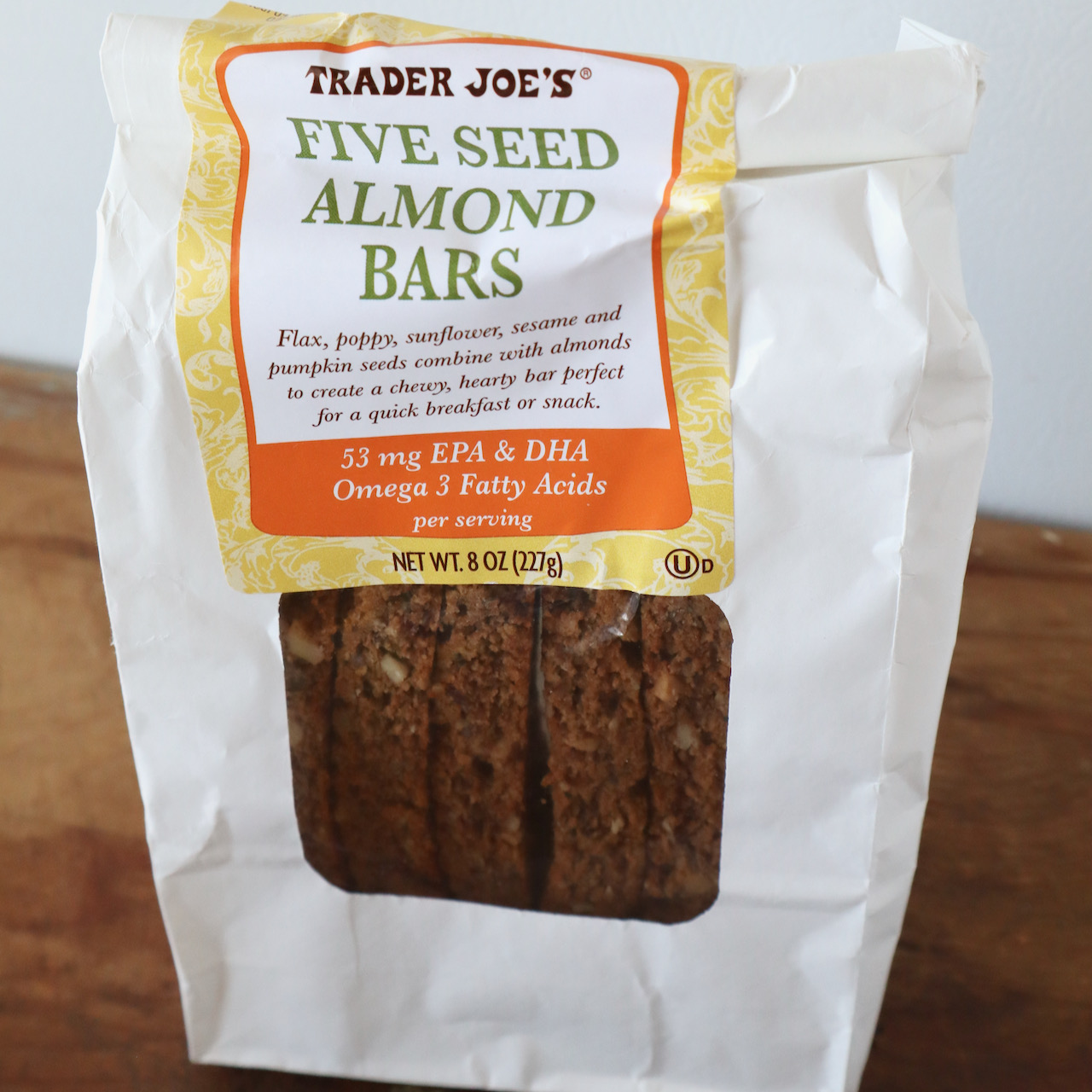 Trader Joe's（トレーダージョーズ） Five Seed Almond Bars（ファイブ　シード　アーモンド　バーズ）