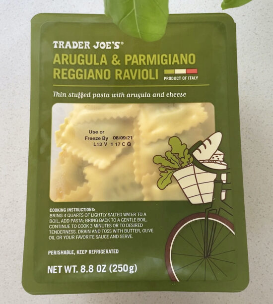 Trader Joe's（トレーダージョーズ） Arugula & Parmigiano Reggiano Ravioli (アルグラ & パルミジャーノ レジャーノラビオリ）