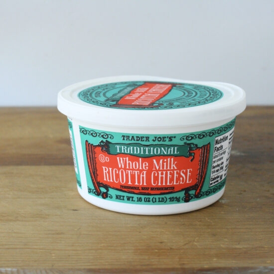 Trader Joe's（トレーダージョーズ） Traditional Whole Milk Ricotta Cheese （トラアディショナル ホール ミルク リコッタ チーズ）