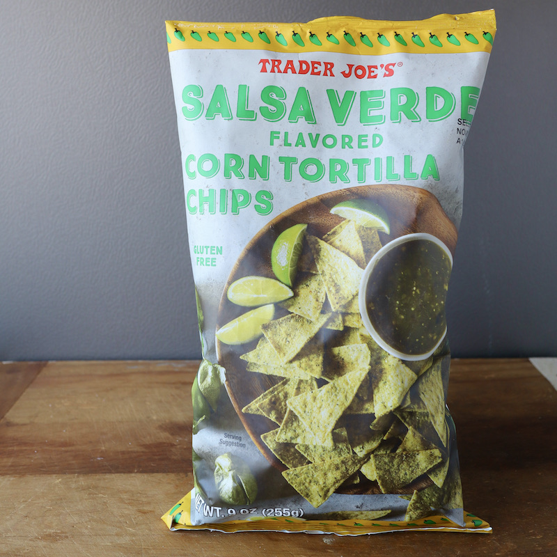 【トレジョ】サルサヴェルデ味のトルティーヤチップス しろくろめがね